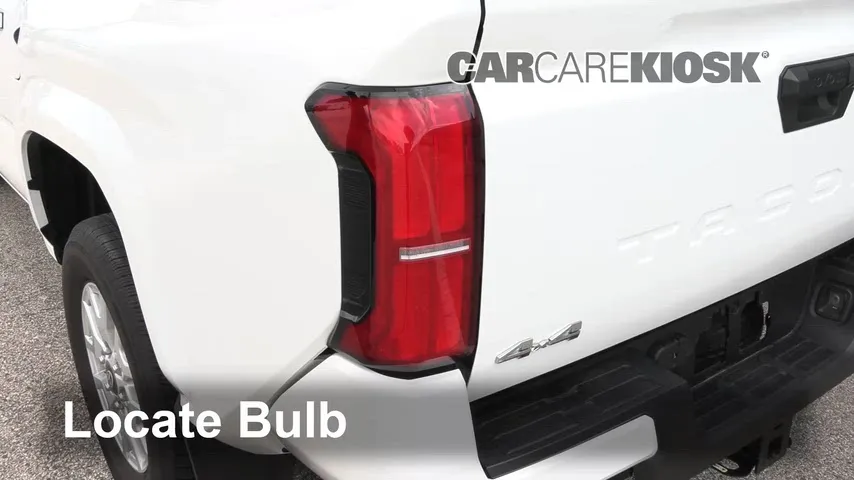 2024 Toyota Tacoma SR 2.4L 4 Cyl. Turbo Éclairage Feux de marche arrière (remplacer une ampoule)